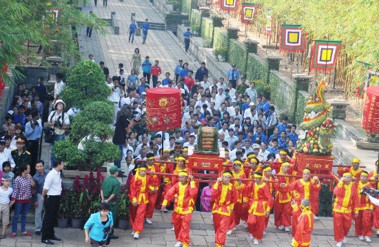 Des banh tet en l'honneur des rois Hung, fondateurs du premier Etat vietnamien - ảnh 1